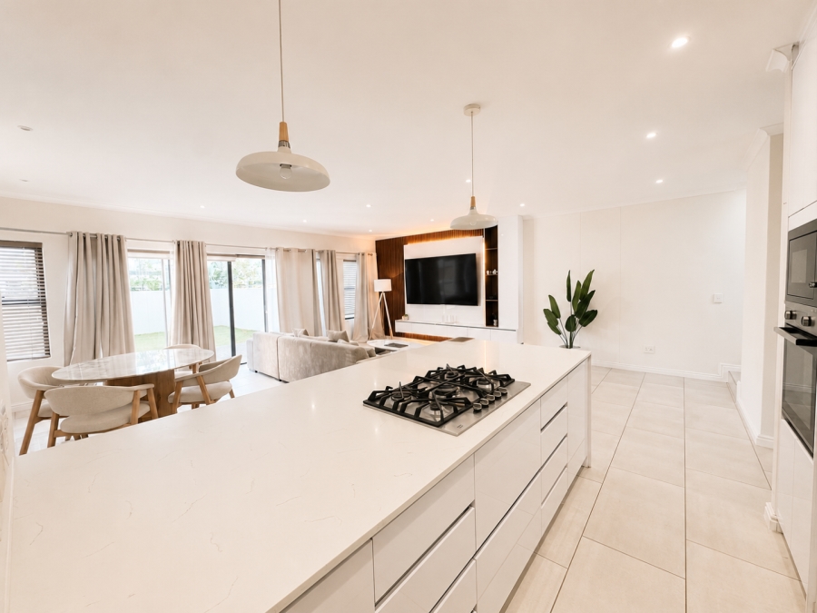 4 Bedroom Property for Sale in Sandown Western Cape